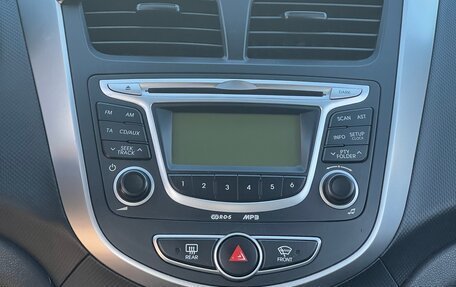 Hyundai Solaris II рестайлинг, 2011 год, 899 000 рублей, 15 фотография