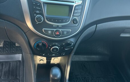Hyundai Solaris II рестайлинг, 2011 год, 899 000 рублей, 17 фотография
