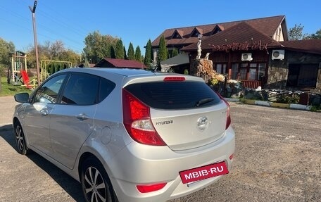 Hyundai Solaris II рестайлинг, 2011 год, 899 000 рублей, 4 фотография