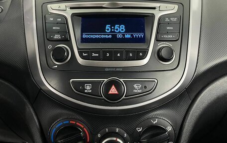 Hyundai Solaris II рестайлинг, 2014 год, 900 000 рублей, 21 фотография