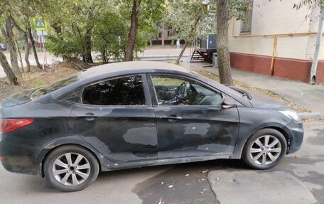 Hyundai Solaris II рестайлинг, 2011 год, 450 000 рублей, 2 фотография