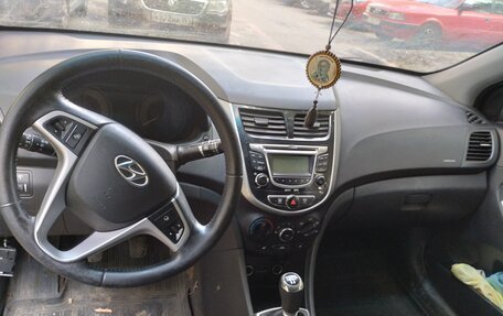 Hyundai Solaris II рестайлинг, 2011 год, 450 000 рублей, 5 фотография