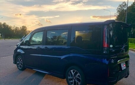 Honda Stepwgn IV, 2018 год, 2 600 000 рублей, 4 фотография