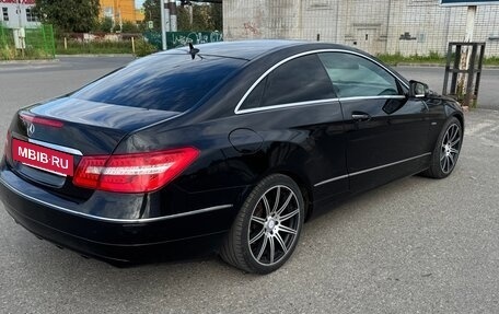 Mercedes-Benz E-Класс, 2011 год, 1 300 000 рублей, 3 фотография