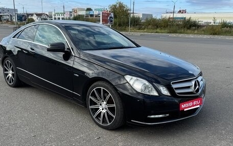 Mercedes-Benz E-Класс, 2011 год, 1 300 000 рублей, 2 фотография