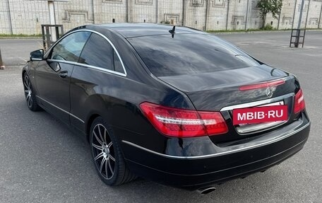 Mercedes-Benz E-Класс, 2011 год, 1 300 000 рублей, 5 фотография