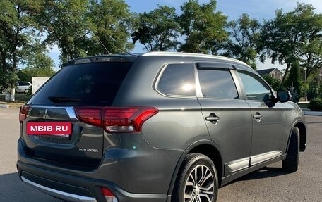 Mitsubishi Outlander III рестайлинг 3, 2015 год, 1 890 000 рублей, 7 фотография