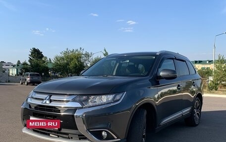 Mitsubishi Outlander III рестайлинг 3, 2015 год, 1 890 000 рублей, 11 фотография