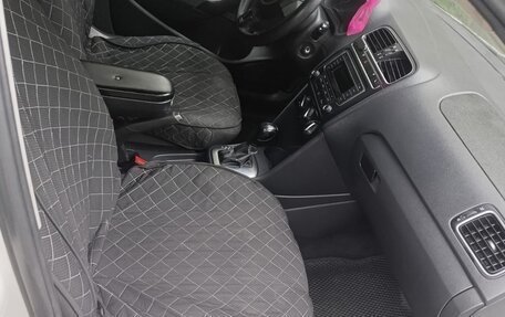 Volkswagen Polo VI (EU Market), 2011 год, 450 000 рублей, 2 фотография