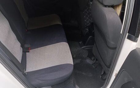 Volkswagen Polo VI (EU Market), 2011 год, 450 000 рублей, 3 фотография