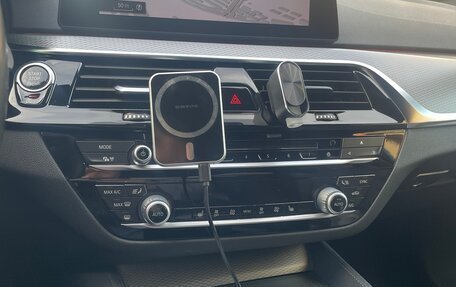 BMW 5 серия, 2018 год, 3 000 000 рублей, 16 фотография