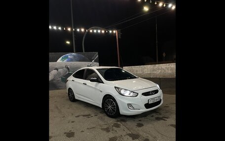 Hyundai Solaris II рестайлинг, 2013 год, 750 000 рублей, 2 фотография