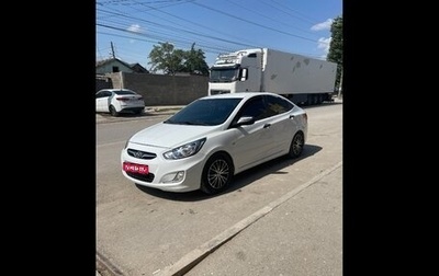 Hyundai Solaris II рестайлинг, 2013 год, 750 000 рублей, 1 фотография