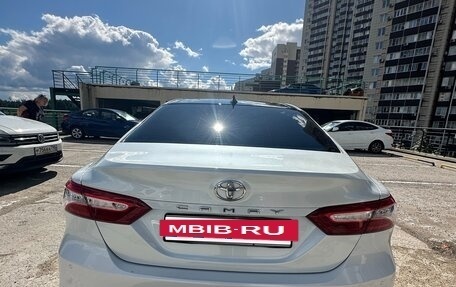 Toyota Camry, 2019 год, 3 500 000 рублей, 7 фотография