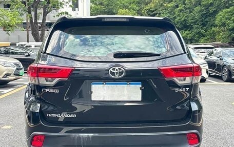Toyota Highlander III, 2021 год, 2 120 000 рублей, 5 фотография