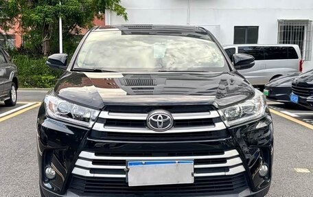 Toyota Highlander III, 2021 год, 2 120 000 рублей, 2 фотография