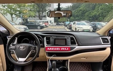 Toyota Highlander III, 2021 год, 2 120 000 рублей, 9 фотография