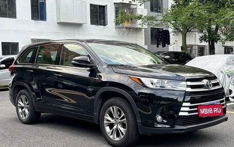 Toyota Highlander III, 2021 год, 2 120 000 рублей, 3 фотография