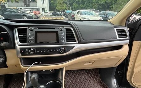 Toyota Highlander III, 2021 год, 2 120 000 рублей, 12 фотография