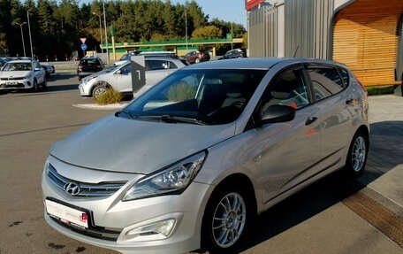 Hyundai Solaris II рестайлинг, 2015 год, 760 020 рублей, 4 фотография