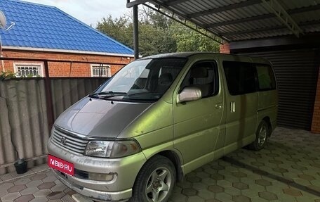 Toyota Regius, 1999 год, 650 000 рублей, 1 фотография
