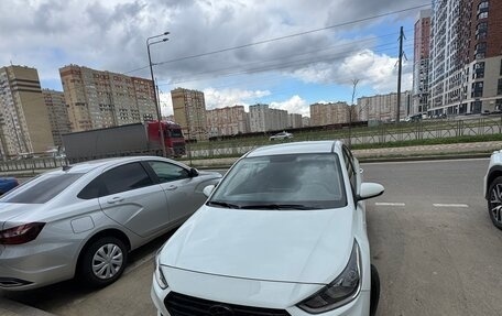 Hyundai Solaris II рестайлинг, 2019 год, 950 000 рублей, 2 фотография