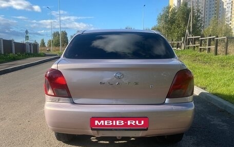 Toyota Platz, 2001 год, 248 000 рублей, 3 фотография