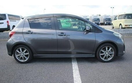 Toyota Vitz, 2013 год, 750 000 рублей, 10 фотография