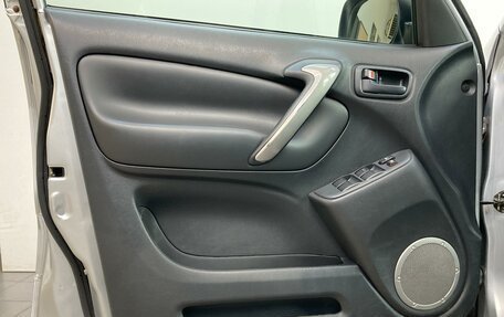 Toyota RAV4, 2003 год, 850 000 рублей, 17 фотография