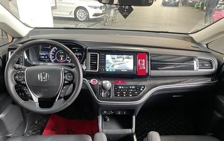 Honda Elysion, 2020 год, 2 700 000 рублей, 11 фотография