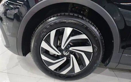 Volkswagen Tiguan II, 2024 год, 2 890 035 рублей, 9 фотография