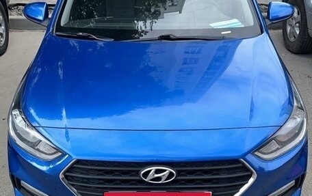 Hyundai Solaris II рестайлинг, 2018 год, 830 000 рублей, 1 фотография