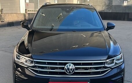 Volkswagen Tiguan II, 2020 год, 3 950 000 рублей, 8 фотография