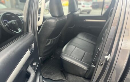 Toyota Hilux VIII, 2019 год, 3 100 000 рублей, 18 фотография
