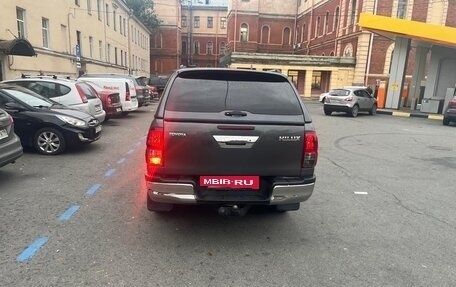 Toyota Hilux VIII, 2019 год, 3 100 000 рублей, 6 фотография