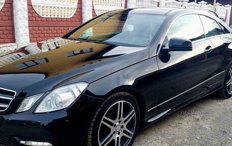 Mercedes-Benz E-Класс, 2013 год, 1 870 000 рублей, 2 фотография