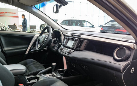 Toyota RAV4, 2016 год, 2 299 000 рублей, 11 фотография