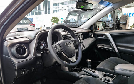 Toyota RAV4, 2016 год, 2 299 000 рублей, 16 фотография