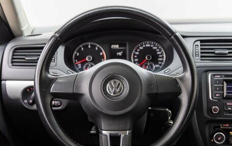 Volkswagen Jetta VI, 2011 год, 1 098 000 рублей, 15 фотография