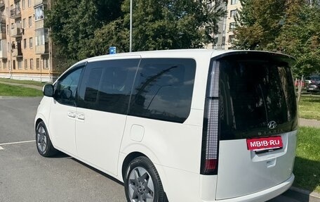 Hyundai Staria, 2021 год, 4 200 000 рублей, 3 фотография
