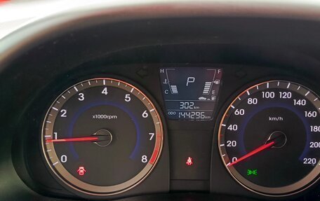 Hyundai Solaris II рестайлинг, 2011 год, 680 000 рублей, 9 фотография