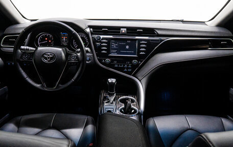 Toyota Camry, 2020 год, 3 050 000 рублей, 19 фотография