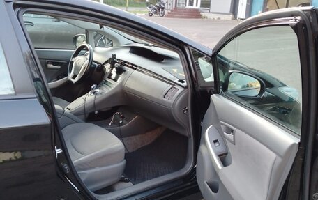 Toyota Prius, 2011 год, 1 190 000 рублей, 7 фотография