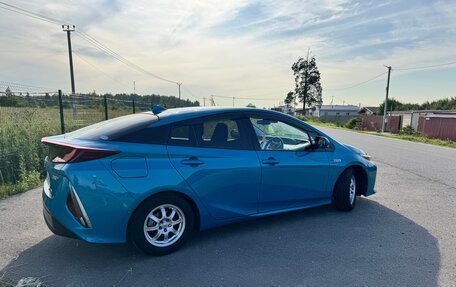 Toyota Prius IV XW50, 2017 год, 1 750 000 рублей, 4 фотография