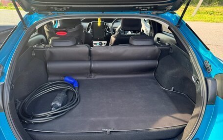 Toyota Prius IV XW50, 2017 год, 1 750 000 рублей, 9 фотография