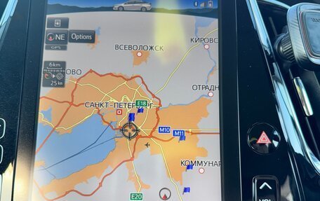 Toyota Prius IV XW50, 2017 год, 1 750 000 рублей, 13 фотография