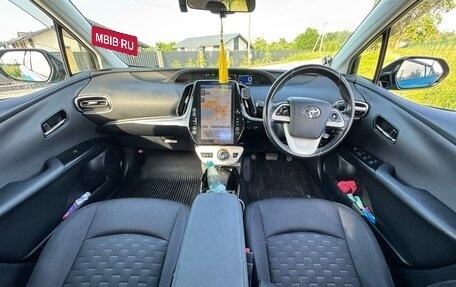 Toyota Prius IV XW50, 2017 год, 1 750 000 рублей, 23 фотография