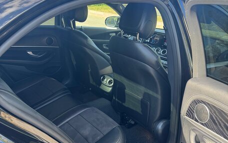 Mercedes-Benz E-Класс, 2020 год, 4 500 000 рублей, 15 фотография