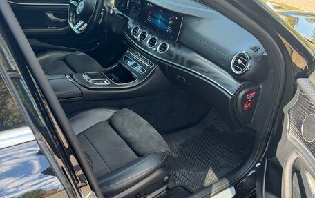Mercedes-Benz E-Класс, 2020 год, 4 500 000 рублей, 14 фотография
