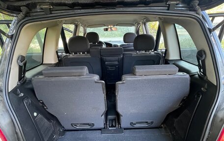 Opel Zafira A рестайлинг, 2004 год, 299 000 рублей, 16 фотография